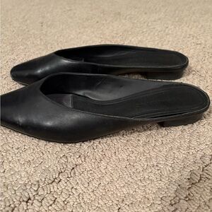 Banana Republic flat black mules size 8